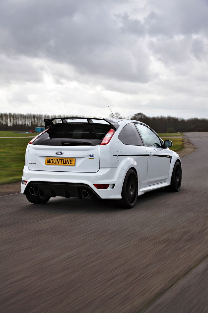 2010-mountune-focus-rs-01.jpg